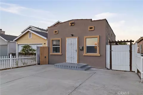 Exterior - 233 E Louise St, Long Beach, CA 90805 photo 9 of 9