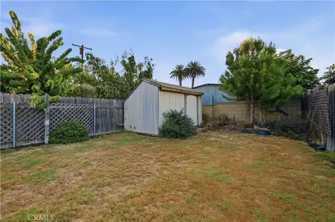 Exterior - 233 E Louise St, Long Beach, CA 90805 photo 5 of 9