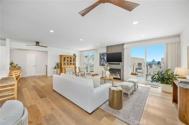647 2nd St, Hermosa Beach, CA 90254