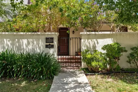 6227 Randi Ave, Woodland Hills, CA 91367