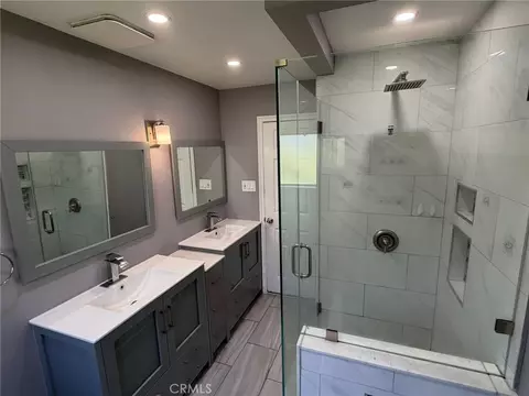 Bath - 2752 E Harrison, Long Beach, CA 90810 photo 1 of 5