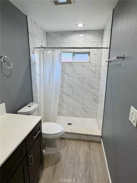 Bath - 2752 E Harrison, Long Beach, CA 90810 photo 3 of 5