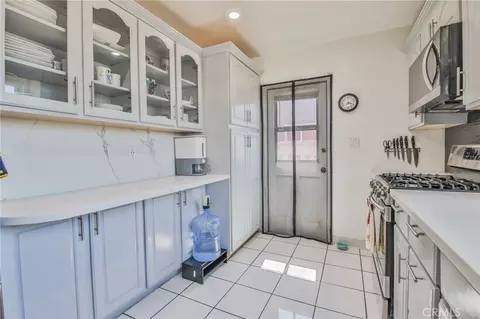Kitchen - 164 E 235th St, Carson, CA 90745 photo 2 of 4