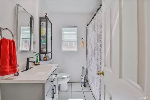 Bath - 164 E 235th St, Carson, CA 90745 photo 1 of 2