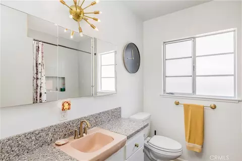 Bath - 7129 Samoa Pl, Tujunga, CA 91042 photo 1 of 2