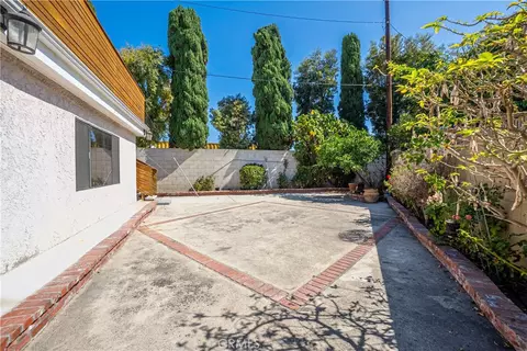 Exterior - 21200 Oakfort Ave, Carson, CA 90745 photo 10 of 11