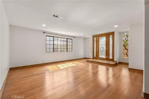 Living - 21200 Oakfort Ave, Carson, CA 90745 photo 5 of 9