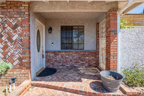 Exterior - 21200 Oakfort Ave, Carson, CA 90745 photo 3 of 11