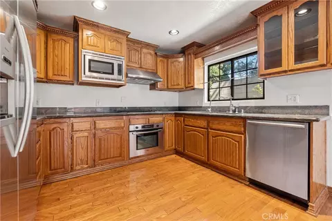 Kitchen - 21200 Oakfort Ave, Carson, CA 90745 photo 1 of 2