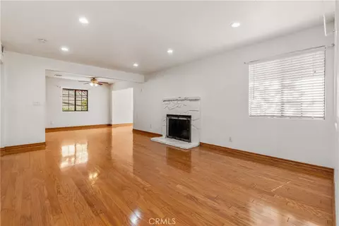 Living - 21200 Oakfort Ave, Carson, CA 90745 photo 3 of 9