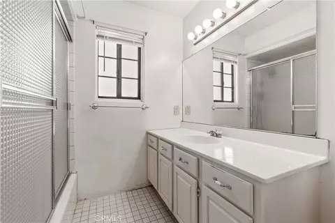 Bath - 21200 Oakfort Ave, Carson, CA 90745 photo 2 of 2