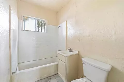Bath - 9027 Compton Ave, Los Angeles, CA 90002 photo 1 of 1