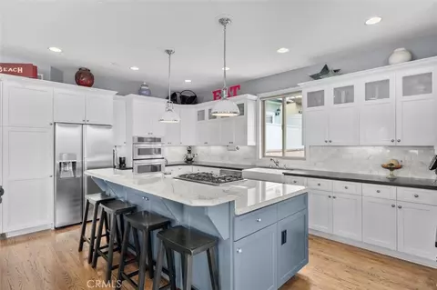 614 Manhattan Beach Blvd, Manhattan Beach, CA 90266