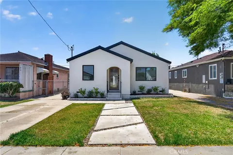 4562 W 142nd St, Hawthorne, CA 90250