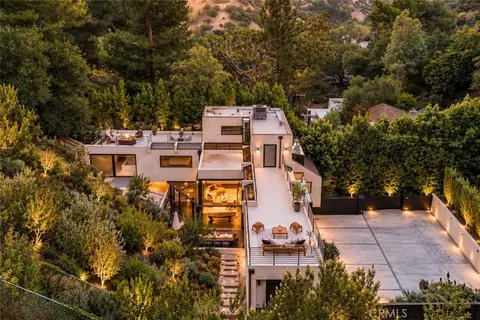 10443 Corfu Ln, Los Angeles, CA 90077