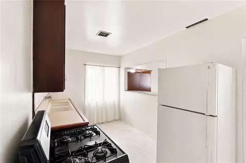 Kitchen - 4630 E 52nd Pl, Maywood, CA 90270 photo 3 of 6