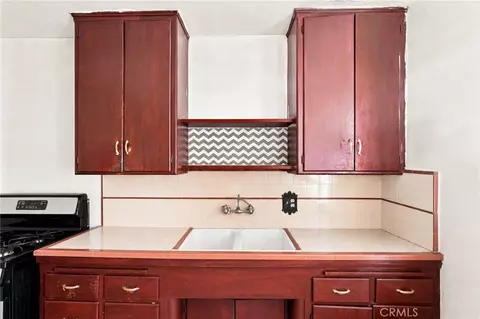 Kitchen - 4630 E 52nd Pl, Maywood, CA 90270 photo 2 of 6