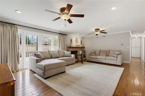 Living - 5210 E Canton St, Long Beach, CA 90815 photo 2 of 4