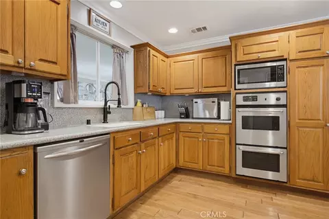 Kitchen - 5210 E Canton St, Long Beach, CA 90815 photo 2 of 3