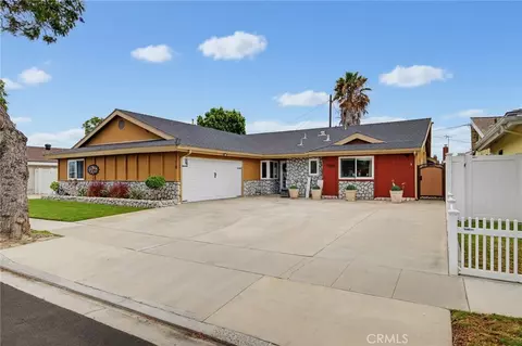Exterior - 5210 E Canton St, Long Beach, CA 90815 photo 2 of 6