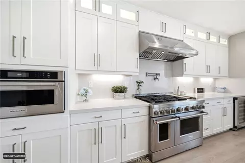Kitchen - 27558 S Edgemont Dr, San Pedro, CA 90732 photo 1 of 4
