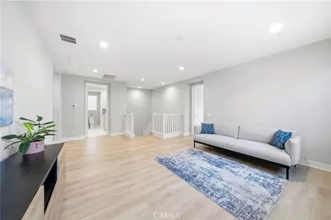 Entry Way - 27558 S Edgemont Dr, San Pedro, CA 90732 photo 5 of 7
