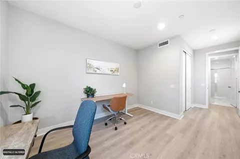 Entry Way - 27558 S Edgemont Dr, San Pedro, CA 90732 photo 3 of 7