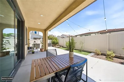 Exterior - 27558 S Edgemont Dr, San Pedro, CA 90732 photo 4 of 7