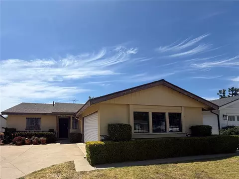 181 College Park Dr, Seal Beach, CA 90740