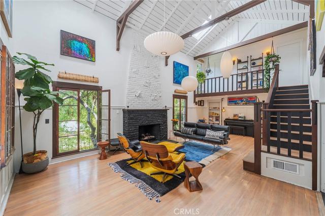 9861 Easton Dr, Beverly Hills, CA 90210