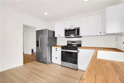 Kitchen - 836 Grant Ave, Glendale, CA 91202 photo 4 of 4