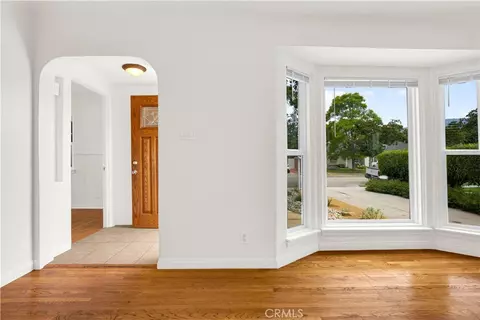 Living - 836 Grant Ave, Glendale, CA 91202 photo 4 of 5