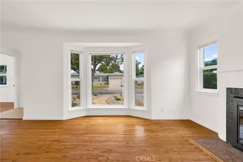 Living - 836 Grant Ave, Glendale, CA 91202 photo 3 of 5