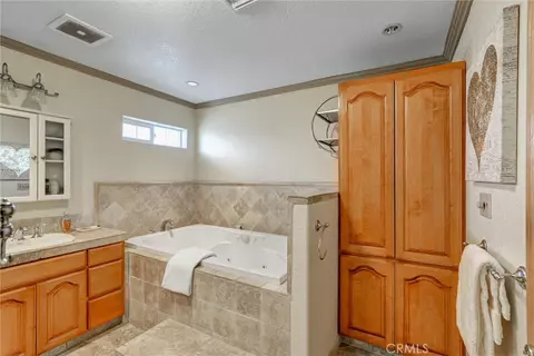 Bath - 19603 Enslow, Carson, CA 90746 photo 7 of 8