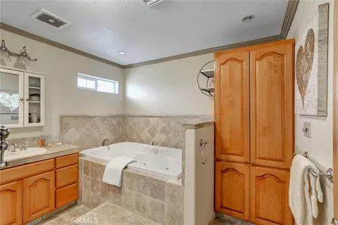 Bath - 19603 Enslow, Carson, CA 90746 photo 7 of 8