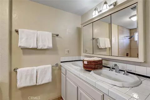 Bath - 19603 Enslow, Carson, CA 90746 photo 3 of 8