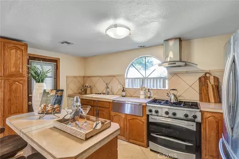 Kitchen - 19603 Enslow, Carson, CA 90746 photo 1 of 3
