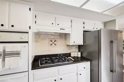 Kitchen - 2703 Rockefeller #1, Redondo Beach, CA 90278 photo 3 of 7