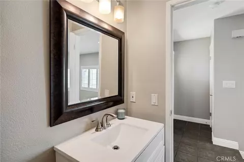 Bath - 2703 Rockefeller #1, Redondo Beach, CA 90278 photo 1 of 9