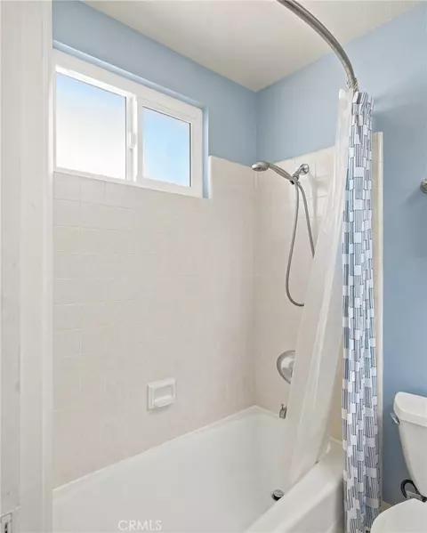 Bath - 2703 Rockefeller #1, Redondo Beach, CA 90278 photo 9 of 9