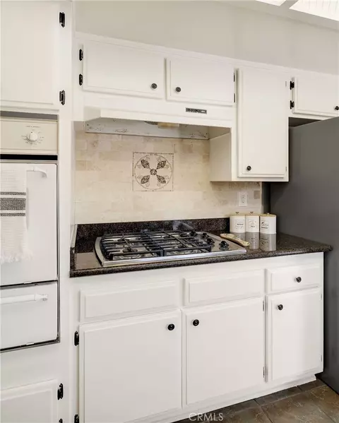 Kitchen - 2703 Rockefeller #1, Redondo Beach, CA 90278 photo 2 of 7