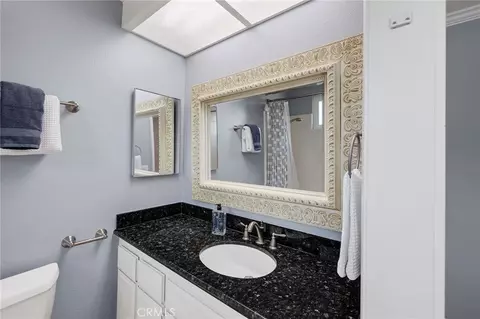 Bath - 2703 Rockefeller #1, Redondo Beach, CA 90278 photo 7 of 9