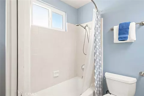 Bath - 2703 Rockefeller #1, Redondo Beach, CA 90278 photo 8 of 9
