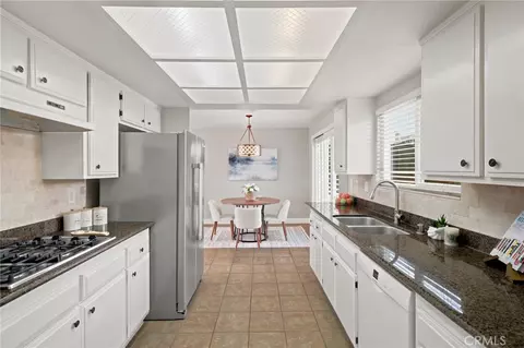 Kitchen - 2703 Rockefeller #1, Redondo Beach, CA 90278 photo 4 of 7
