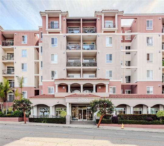 3750 Santa Rosalia Dr #207, Los Angeles, CA 90008