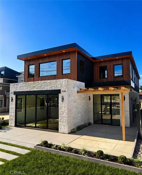 745 35th St, Manhattan Beach, CA 90266