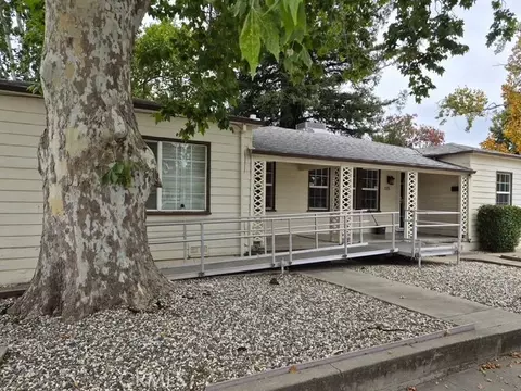 111 Baxter Ave, Sacramento, CA 95815