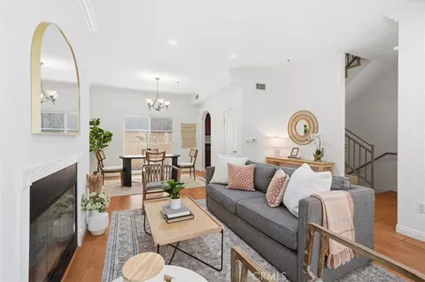 5719 Camellia #105, North Hollywood, CA 91601
