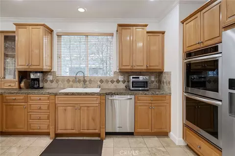 Kitchen - 2115 Pullman Ln #B, Redondo Beach, CA 90278 photo 4 of 4