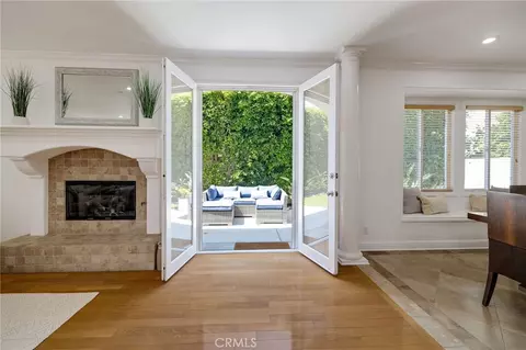 Entry Way - 2115 Pullman Ln #B, Redondo Beach, CA 90278 photo 3 of 5